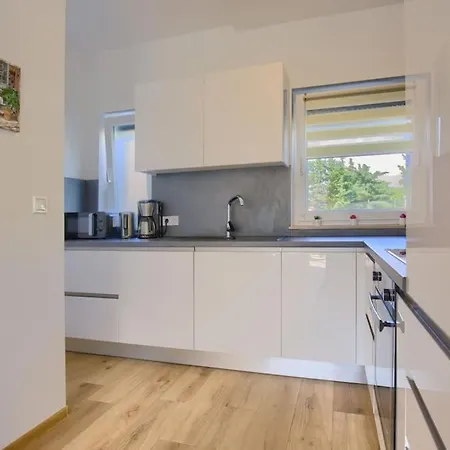 Sunrise Fuer 6 Personen In Pula-stinjan פולה