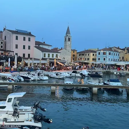 Sunrise Fuer 6 Personen In Pula-stinjan Lägenhet *