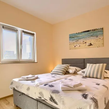 Sunrise Fuer 6 Personen In Pula-stinjan * プーラ