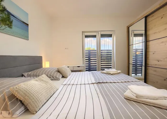 Sunrise Fuer 6 Personen In Pula-stinjan Daire Pula