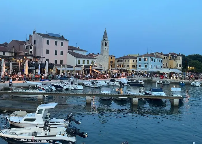 Sunrise Fuer 6 Personen In Pula-stinjan Daire *