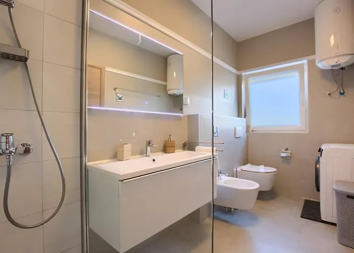 Sunrise Fuer 6 Personen In Pula-stinjan Apartment